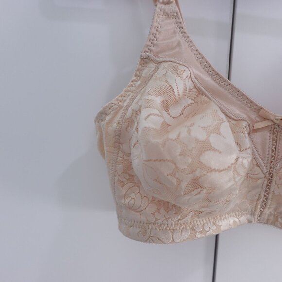 Bali Double Support Spa Closure Wireless Bra Tan Beige Size 34D 3372 - Picture 2 of 7
